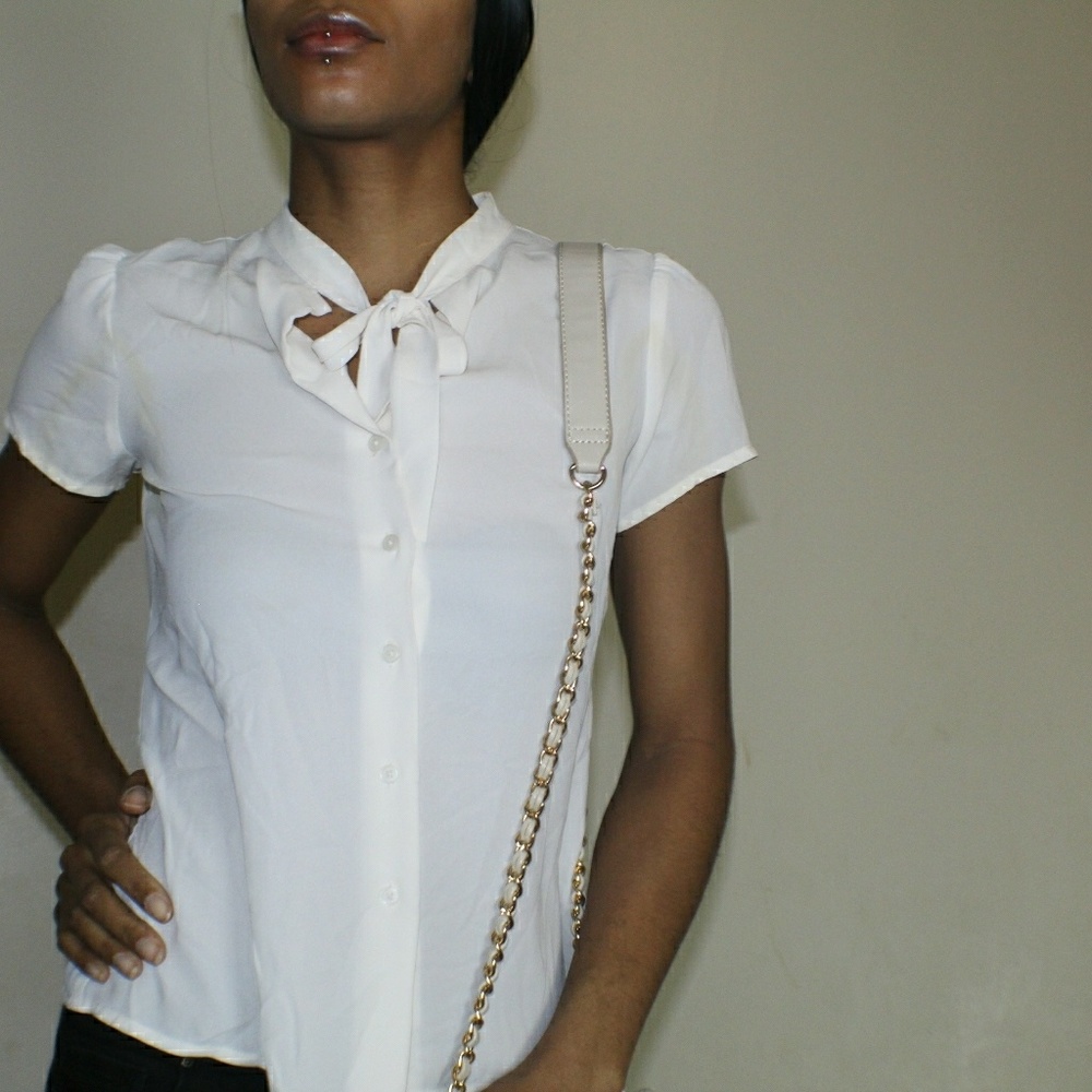 CREAM BUTTON UP BLOUSE